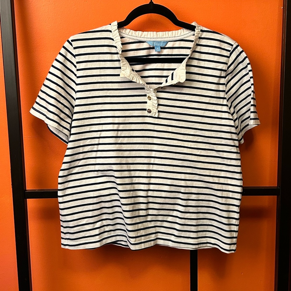 💚💚5/25💚💚 Draper James Navy Stripe Ruffle Neck Tee Medium Preppy Nautical Top